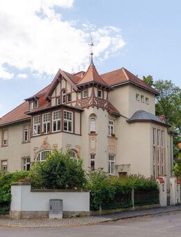 Traumlage! Rarität im Klotzscher Villenviertel mit sonnigem Balkon und gepflegtem Grundstück. - Dresden
