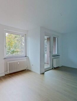 Frisch renoviert: Große 3-Zimmer-Wohnung mit Balkon und saniertem Tageslichtbad - Emden