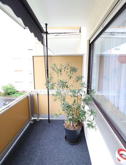 Etagenwohnung mit Wohnküche, modernem Wannenbad und Sonnenbalkon - Seeheim-Jugenheim