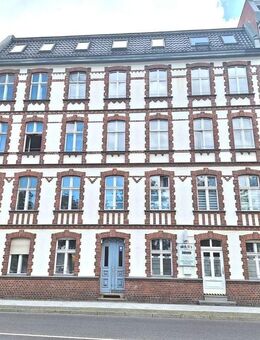 Attraktive Dachgeschoss-Altbauwohnung mit Balkon im Herzen von Frankfurt (Oder) - Frankfurt (Oder)