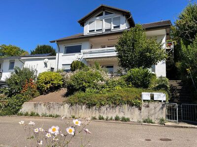 NECKARGEMÜND-DILSBERG: Zweifamilienhaus mit Einliegerwohnung - der Charm der 70er Jahre trifft auf modernes Wohndesign