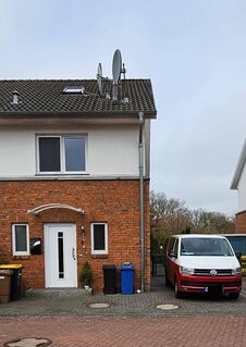 Coming soon - Schöne Doppelhaushälfte im beliebten Rosenfeld