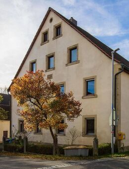 Charmante Althofstelle mit zwei Wohneinheiten und vielseitigen Nutzungsmöglichkeiten - Neustadt (Aisch)