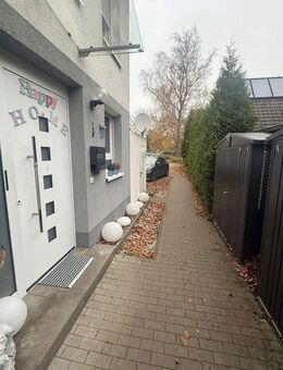 modernes Kfw 70 Reihenendhaus in Halstenbek - Halstenbek