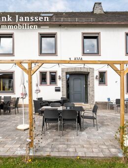 Freistehendes Wohnhaus in Manderscheid - ehemalige Gaststätte - mit Biergarten - Manderscheid (Landkreis Bernkastel-Wittlich)