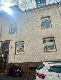3-Parteien-Haus als Sanierungsobjekt mit Potenzial und vermieteter Einheit - Pirmasens