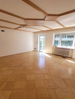 Großzügig im 2. OG, ruhig gelegen, mit West-Balkon - Augsburg