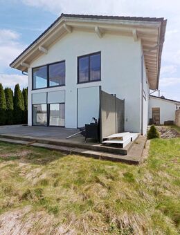 Mit etwas Feinschliff zum Traumhaus - Einfamilienhaus mit atemberaubendem Panoramablick und Pool - Aying