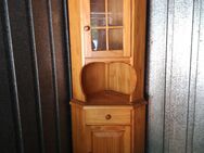 Eckvitrine aus massiver Kiefer zu verkaufen - Herten