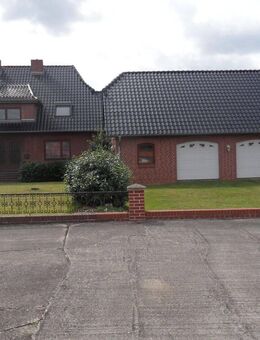 Wohnhaus mit Doppelgarage in Riede - Riede