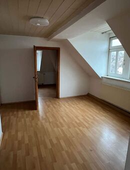 2,5 Zimmer DG- Wohnung über den Dächern von Sonneberg - Sonneberg