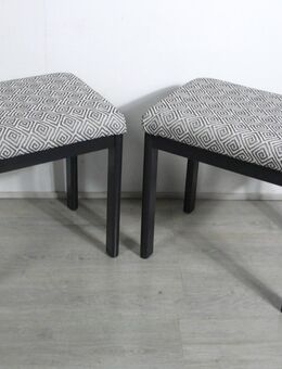 2 Hocker, Besucherhocker, Beistellhocker + Steighocker 50er Dunkelgrau + Grau-Weiß Polster - Sinzig