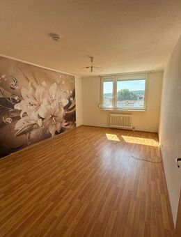 KL Helle 96 m² Wohnung 3ZKB, sep. WC, Loggia, Tiefgaragenplatz - Kaiserslautern