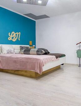 Charmante Wohnung mit ca. 88 Quadratmetern Wohnfläche und gemütlicher Laube - Zell (Wiesental)