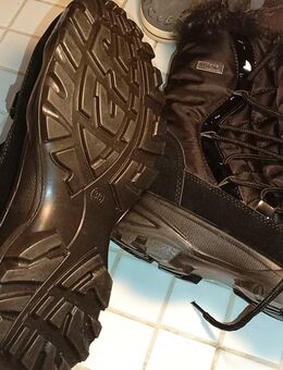 Damen Boot Mädchen Stiefel Schwarz Gr 38 mit Lackapliktion Schnürung Neu Kunstpelz Cortina Reißverschluß Kunststoffsohle warmes Futter - Esslingen (Neckar)