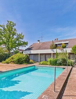 Lichtdurchflutetes Architektenhaus mit Pool auf 1300 m² Sonnengrundstück ! - Limburgerhof