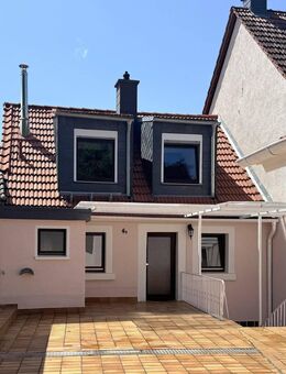 Otterberg: Top gepflegtes Einfamilienhaus mit Garage und Innenhof in historischer Altstadt - Otterberg