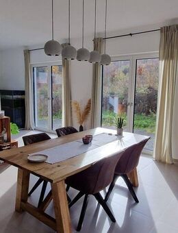 Einziehen und Wohlfühlen - Großzügiges Einfamilienhaus mit modernem Design - Wiehl