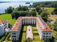 Traumhafte Wohnung mit Atelier. Im Schloss Possenhofen mit privatem Seezugang. - Pöcking