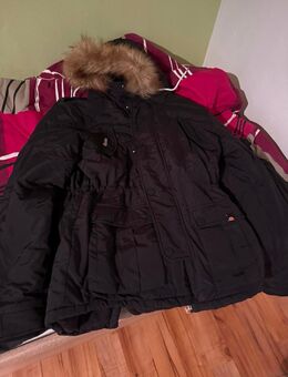 Winterjacke/Winterparka Ellesse, schwarz, Gr. XL - Leverkusen