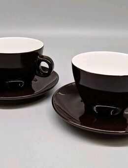 2 Cappuccino Tassen mit 2 Untertassen schwarz Keramik 5cm hoch 10cm Öffnung - Essen