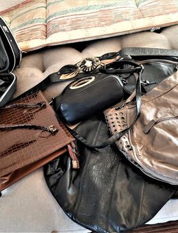 Damen Handtaschen, Kosmetik Koffere usw. komplett neu - Hersbruck