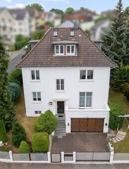 Lichtdurchflutete Villa mit Terrasse, Balkon und Garten - Bad Vilbel
