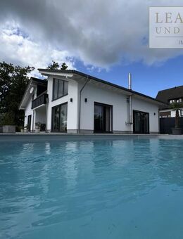 Lichtdurchflutetes Traumhaus mit Pool, Sauna & Panorama in Reichshof-Denklingen - Reichshof