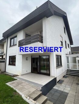 RESERVIERT: Achern-Mösbach: Doppelhaushälfte mit viel Raumangebot und Garage/Geräteraum. - Achern
