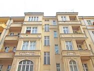 Altbauwohnung mit Balkon, WG-geeignet, sofort bezugsfrei! - Berlin