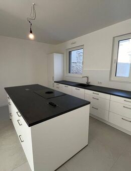 Neubau Town-House mit Eventküche in Ginsheim-Gustavsburg inklusive Terrasse und Tiefgarage - Ginsheim-Gustavsburg