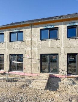 Hochwertige Doppelhaushälfte mit viel Wohnraum - Reutlingen