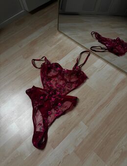 rotes Dessous - Hamburg