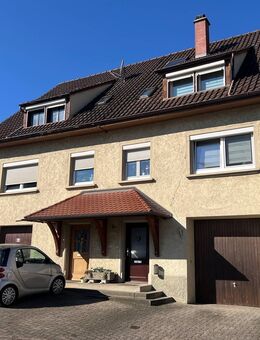 Charmante Doppelhaushälfte mit Photovoltaik, Garten und viel Potenzial in Mühlhausen! - Mühlhausen-Ehingen