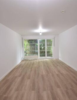 Renoviert im EG! Bezugsfreies Apartment mit Garten - Gelsenkirchen