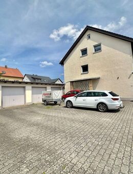 Helle 4-Zimmer DG Wohnung in Herzogenaurach ~ Einbauküche, Gemeinschaftsgarten, Garage uvm. ~ Bezug ab 15.09.2025! - Herzogenaurach
