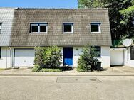 **Wohnen in Sackgassenendlage: Modernes Einfamilienhaus mit Galerie, Kamin und Garten** - Sankt Ingbert