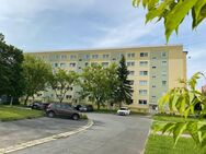 Helle 4-Zimmer-Wohnung mit Balkon und Küche - Plauen