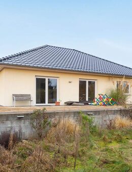 A+ Energieeffizienz! Bungalow mit Luftwärmepumpe, Fußbodenheizung u.v.m.: Modern in Klosterdorf - Strausberg