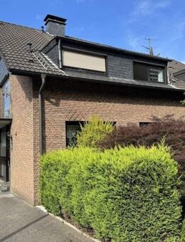 Teilvermietetes Zweifamilienhaus mit Doppelgarage und Garten in bevorzugter Lage von Königshardt - Oberhausen