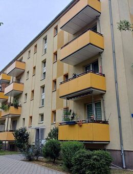 Hinein in die eigenen Wände - 3. OG mitte - Merseburg