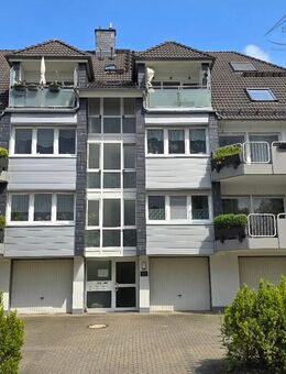 VIER ZIMMER MIT BALKON UND GARAGE IM GEPFLEGTEN 6-FAMILIENHAUS - Radevormwald (Stadt auf der Höhe)