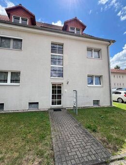 gemütliche DG-Wohnung in ruhiger Lage - Saalfeld (Saale)