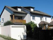 Sonnige 4-Zimmer-Wohnung mit Balkon und Einbauküche, Ahorn-Schorkendorf - Ahorn (Bayern)