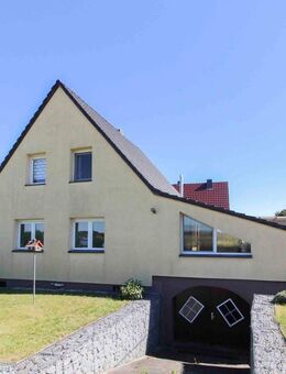 Gestaltbares Einfamilienhaus in Randlage von Frankenthal mit zwei Garagen,Wintergarten und Terrasse - Frankenthal