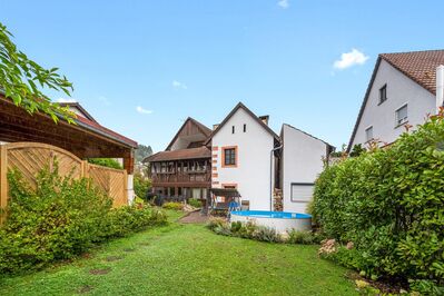 Familienhaus oder Generationenhaus mit großem Garten in Hauingen