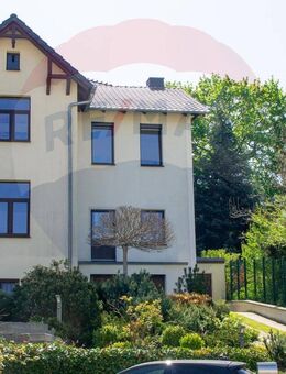 Exklusives Zweifamilienhaus für stilbewusste Käufer in Bad Klosterlausnitz - Bad Klosterlausnitz