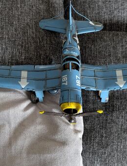 Blechspielzeug: Modellflugzeug Vought F4U Corsair - Viernheim