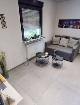 Sehr ruhig gelegenes Ein-Zweifamilienhaus mit schöner Gartenanlage - Schwalbach