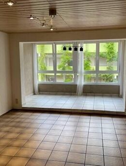 Wir bieten an: Apartment mit sep. Schlafzimmer im Zentrum - Sinsheim
